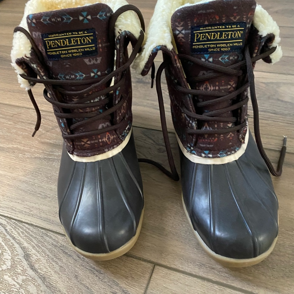 Pendleton Multicolor Patterned Winter Boots (Wome… - image 1